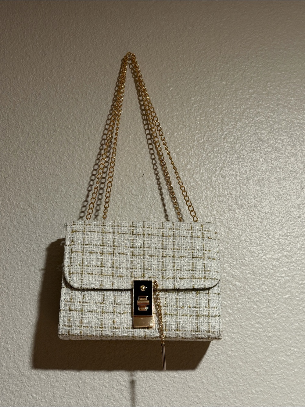 Elegant White Tweed Chain Shoulder Bag